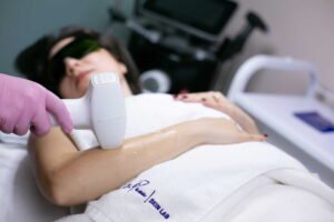Diolaze XL​ women procedure Laser Heair Removal at La Peau Skin Lab